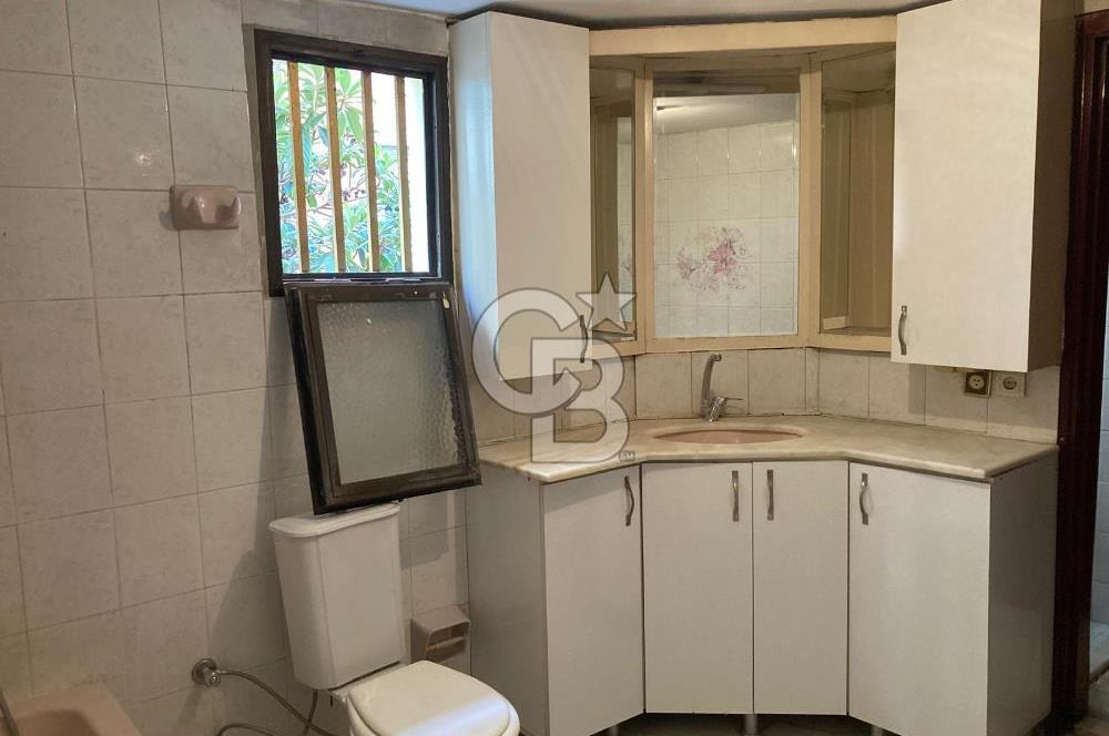 Karşıyaka Girne Bulvarı Üzerinde Kiralık 4+1 Daire