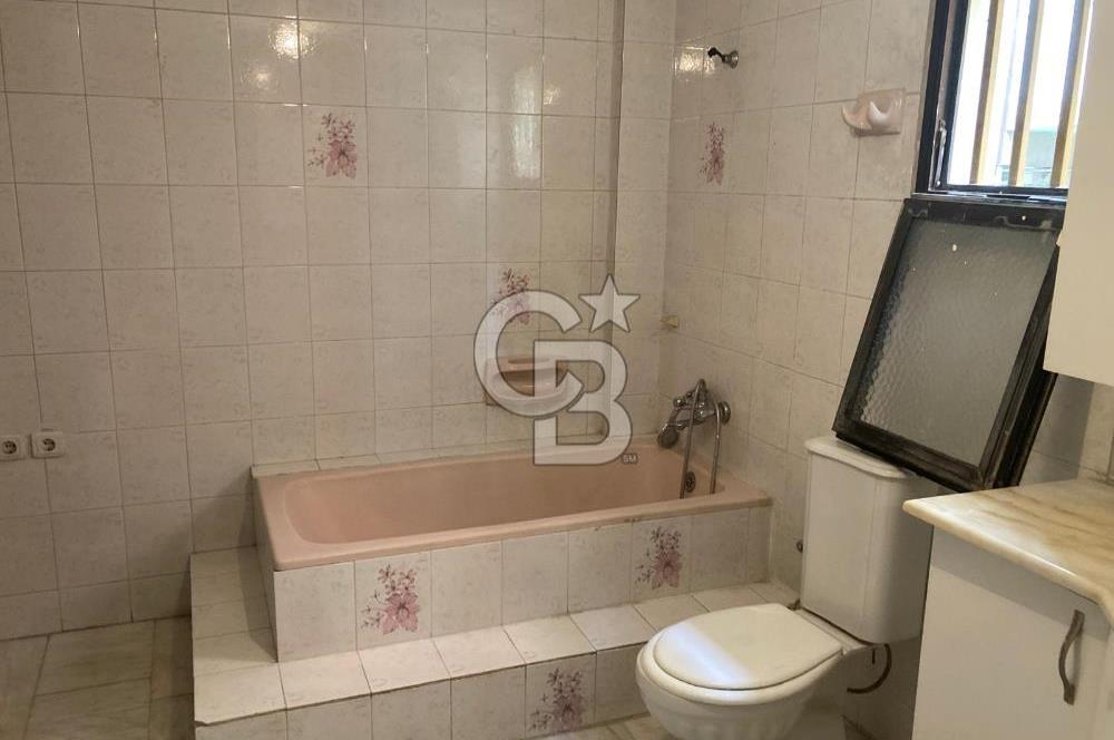 Karşıyaka Girne Bulvarı Üzerinde Kiralık 4+1 Daire