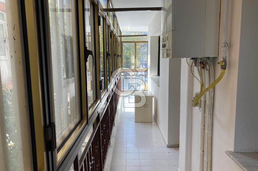 Karşıyaka Girne Bulvarı Üzerinde Kiralık 4+1 Daire