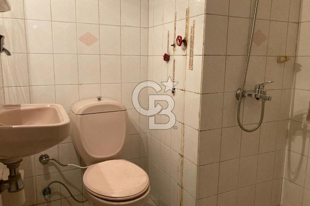 Karşıyaka Girne Bulvarı Üzerinde Kiralık 4+1 Daire