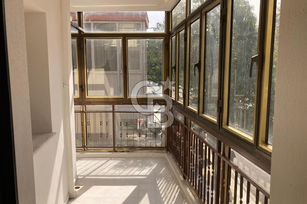 Karşıyaka Girne Bulvarı Üzerinde Kiralık 4+1 Daire