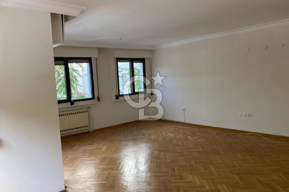 Karşıyaka Girne Bulvarı Üzerinde Kiralık 4+1 Daire