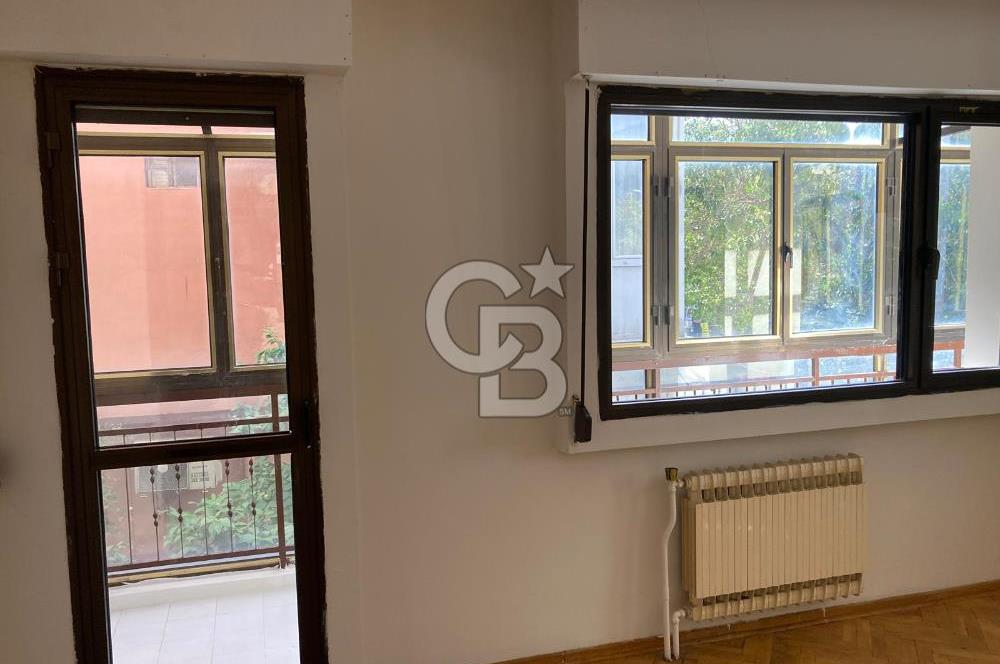 Karşıyaka Girne Bulvarı Üzerinde Kiralık 4+1 Daire