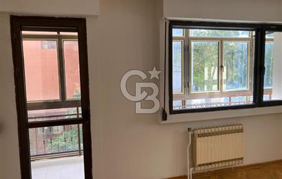 Karşıyaka Girne Bulvarı Üzerinde Kiralık 4+1 Daire