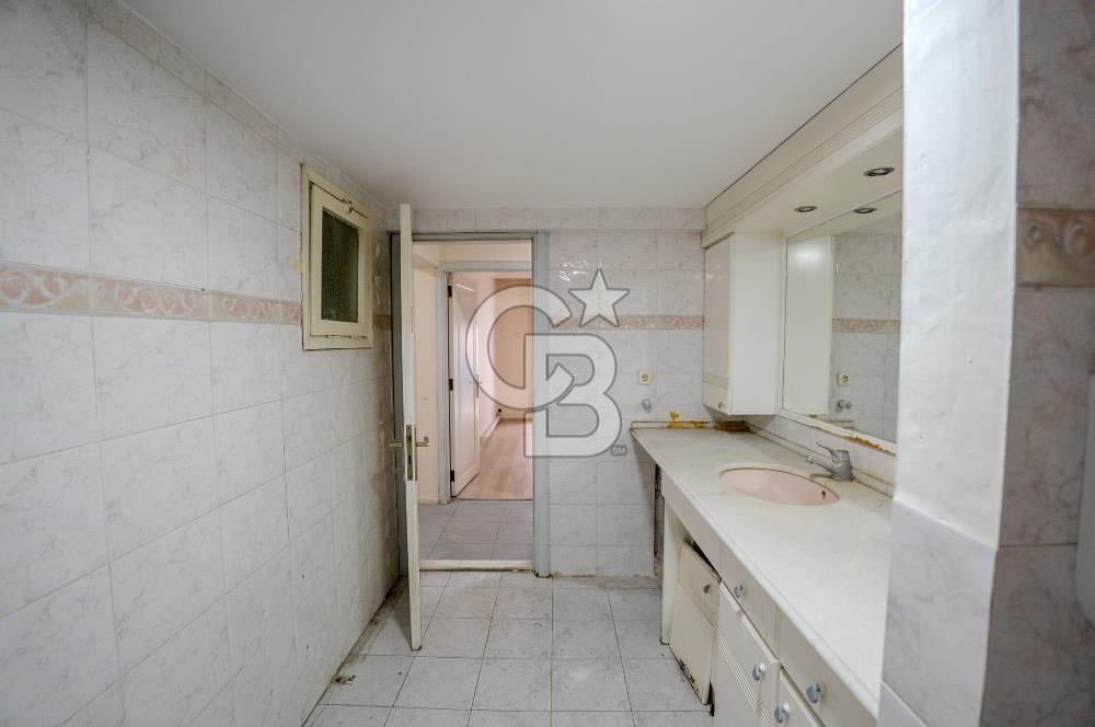 ALSANCAK 1.KORDONDA DENİZ MANZARALI SATILIK GENİŞ 4+1 DAİRE