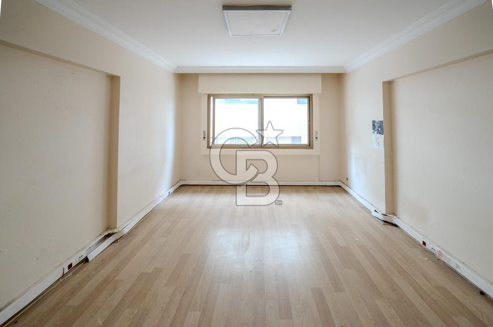 ALSANCAK 1.KORDONDA DENİZ MANZARALI SATILIK GENİŞ 4+1 DAİRE