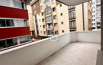 YILDIZLI'DA DENİZ MANZARALI ŞÖMİNELİ 3+1 GENİŞ KİRALIK DAİRE