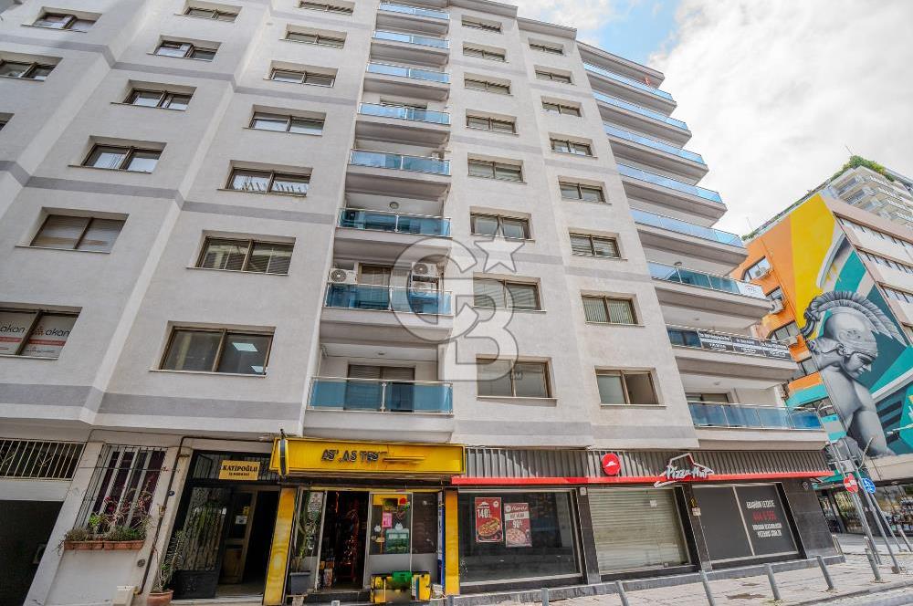 ALSANCAK 1.KORDONDA DENİZ MANZARALI SATILIK GENİŞ 4+1 DAİRE