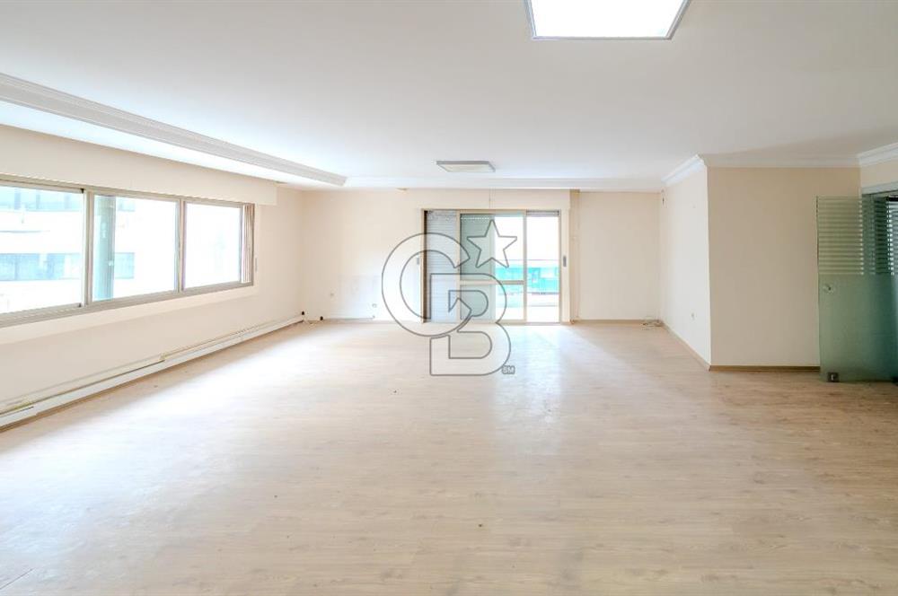 ALSANCAK 1.KORDONDA DENİZ MANZARALI SATILIK GENİŞ 4+1 DAİRE