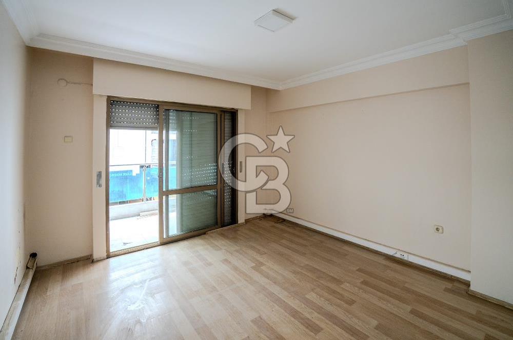 ALSANCAK 1.KORDONDA DENİZ MANZARALI SATILIK GENİŞ 4+1 DAİRE