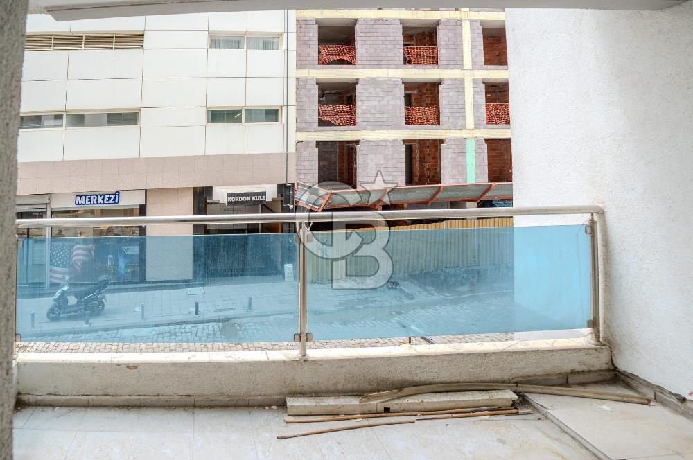 ALSANCAK 1.KORDONDA DENİZ MANZARALI SATILIK GENİŞ 4+1 DAİRE