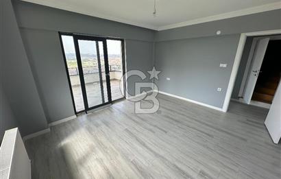 Konforlu Yaşam Sunan Panoramik Şehir Manzaralı Lüks Villa!