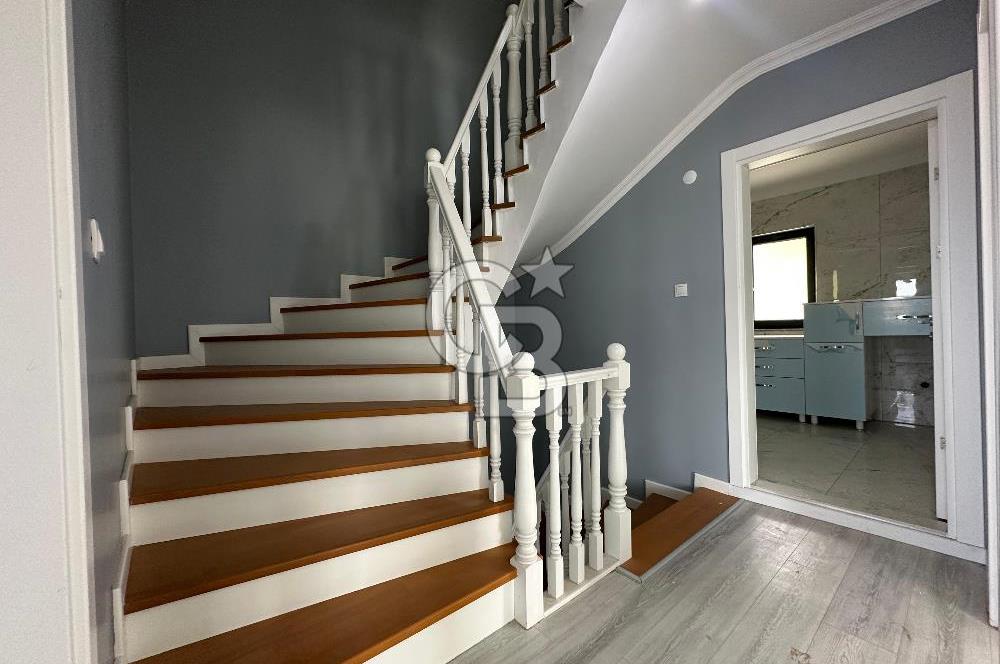 Konforlu Yaşam Sunan Panoramik Şehir Manzaralı Lüks Villa!