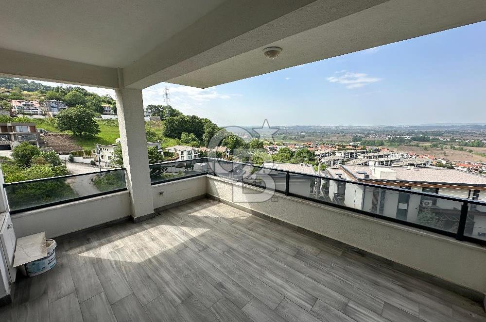 Konforlu Yaşam Sunan Panoramik Şehir Manzaralı Lüks Villa!