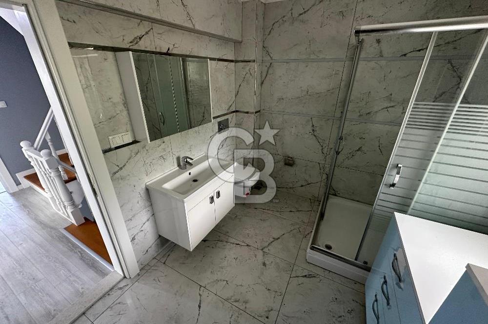 Konforlu Yaşam Sunan Panoramik Şehir Manzaralı Lüks Villa!