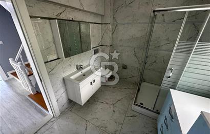 Konforlu Yaşam Sunan Panoramik Şehir Manzaralı Lüks Villa!