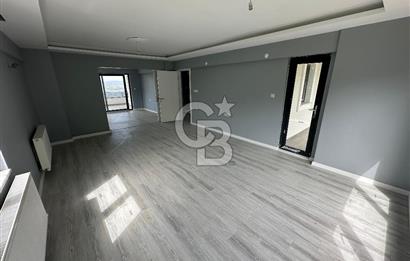 Konforlu Yaşam Sunan Panoramik Şehir Manzaralı Lüks Villa!