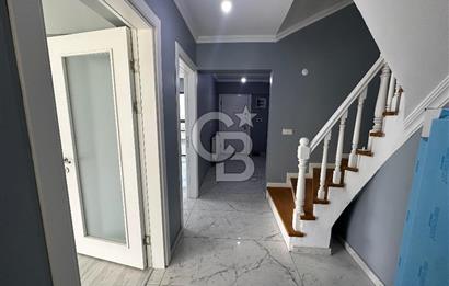 Konforlu Yaşam Sunan Panoramik Şehir Manzaralı Lüks Villa!