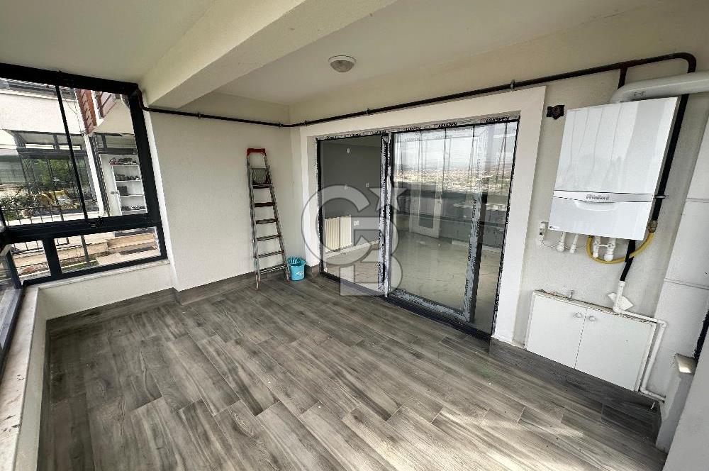 Konforlu Yaşam Sunan Panoramik Şehir Manzaralı Lüks Villa!
