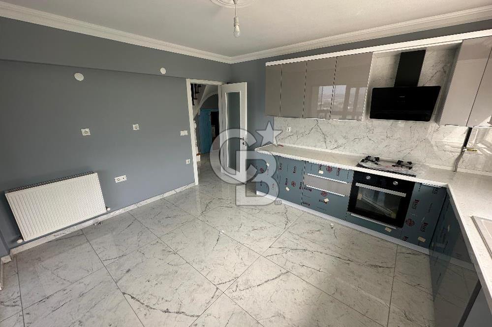 Konforlu Yaşam Sunan Panoramik Şehir Manzaralı Lüks Villa!