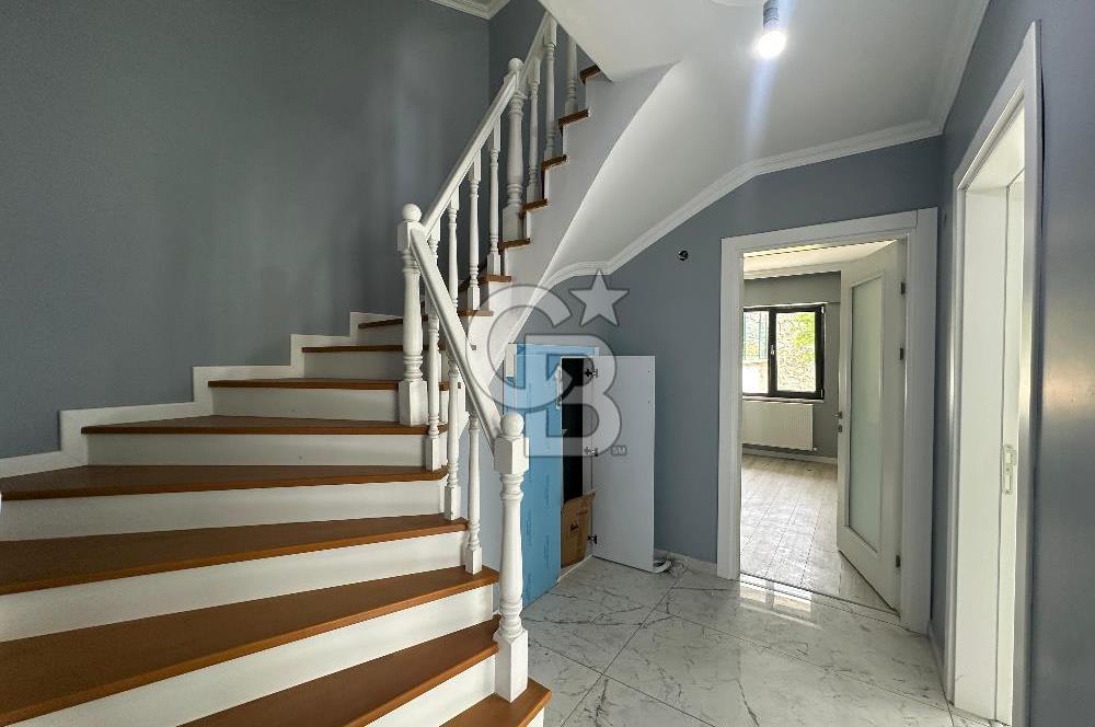 Konforlu Yaşam Sunan Panoramik Şehir Manzaralı Lüks Villa!