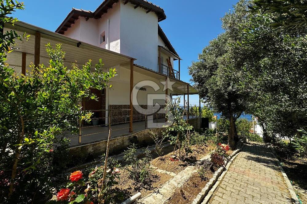 KARABURUN KÜÇÜKBAHÇEDE 3+1 SATILIK VİLLA