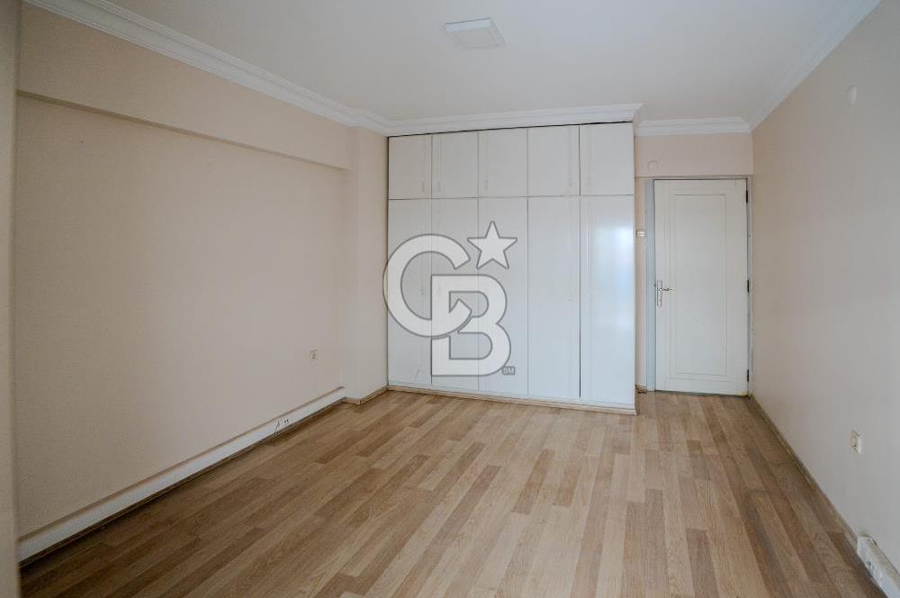 ALSANCAK 1.KORDONDA DENİZ MANZARALI SATILIK GENİŞ 4+1 DAİRE