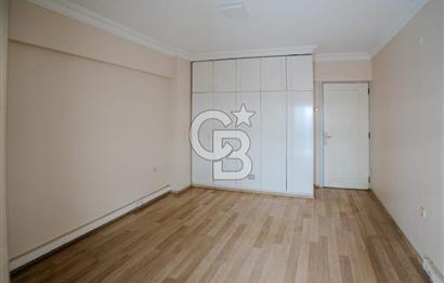 ALSANCAK 1.KORDONDA DENİZ MANZARALI SATILIK GENİŞ 4+1 DAİRE