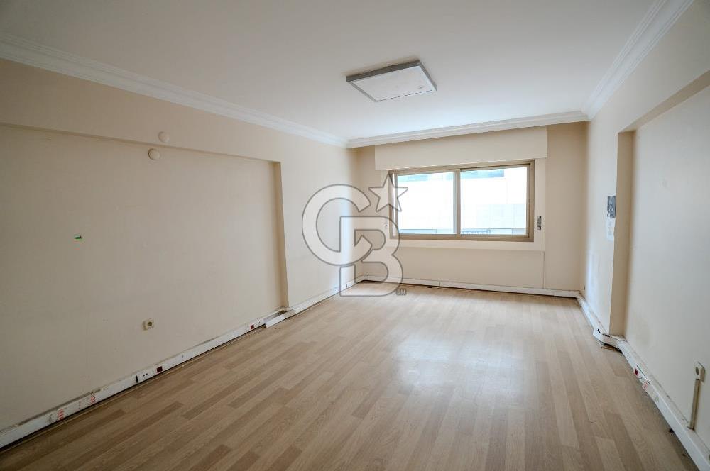 ALSANCAK 1.KORDONDA DENİZ MANZARALI SATILIK GENİŞ 4+1 DAİRE