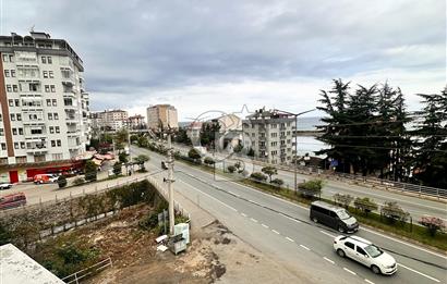 YILDIZLI'DA DENİZ MANZARALI ŞÖMİNELİ 3+1 GENİŞ KİRALIK DAİRE