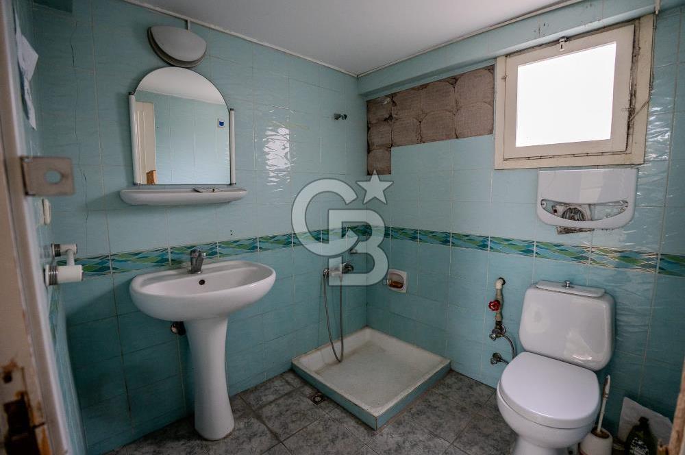 ALSANCAK 1.KORDONDA DENİZ MANZARALI SATILIK GENİŞ 4+1 DAİRE