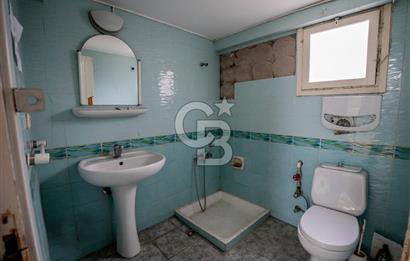 ALSANCAK 1.KORDONDA DENİZ MANZARALI SATILIK GENİŞ 4+1 DAİRE