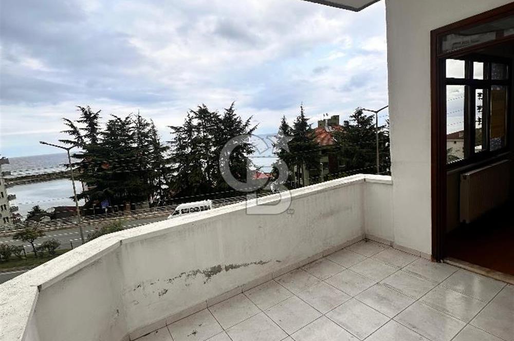 YILDIZLI'DA DENİZ MANZARALI ŞÖMİNELİ 3+1 GENİŞ KİRALIK DAİRE