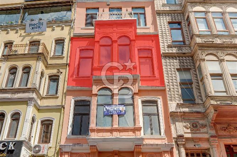 İSTİKLAL CADDESİ'NDE SÜSLÜ SAKSI SOKAKTA SATILIK OFİS, İŞYERİ