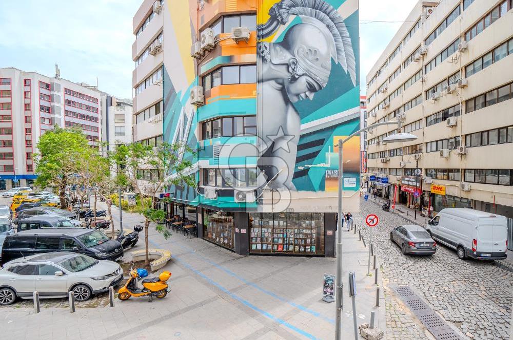 ALSANCAK 1.KORDONDA DENİZ MANZARALI SATILIK GENİŞ 4+1 OFİS