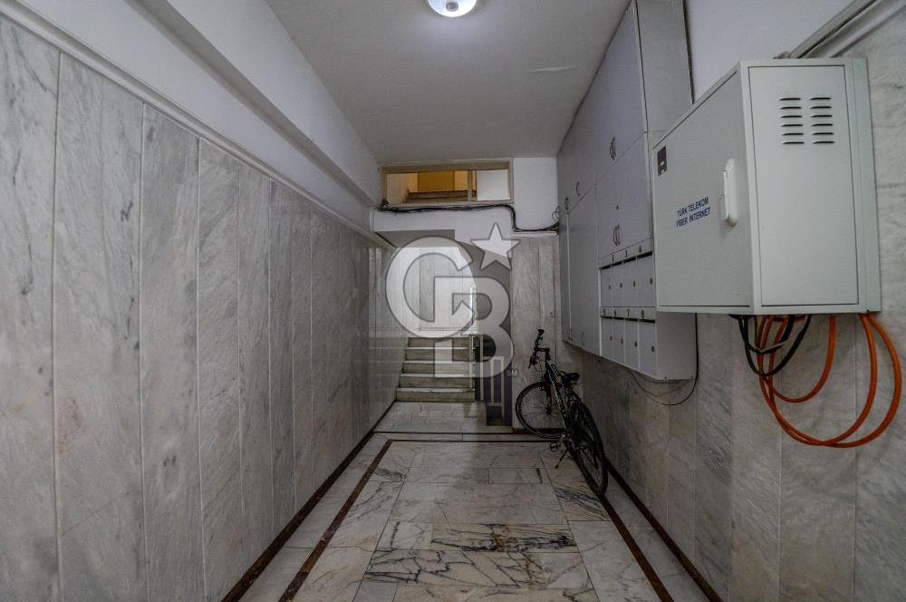 ALSANCAK 1.KORDONDA DENİZ MANZARALI SATILIK GENİŞ 4+1 OFİS