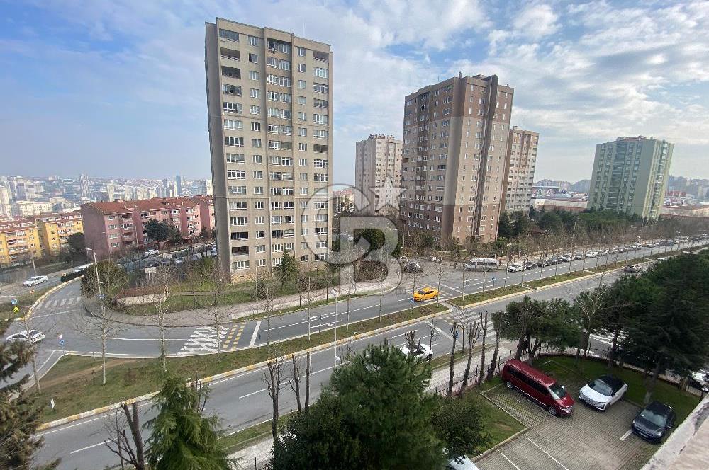 BEYLİKDÜZÜ ÖĞRETMENLER SİTESİNDE 3+1 YENİLENMİŞ KİRALIK DAİRE 