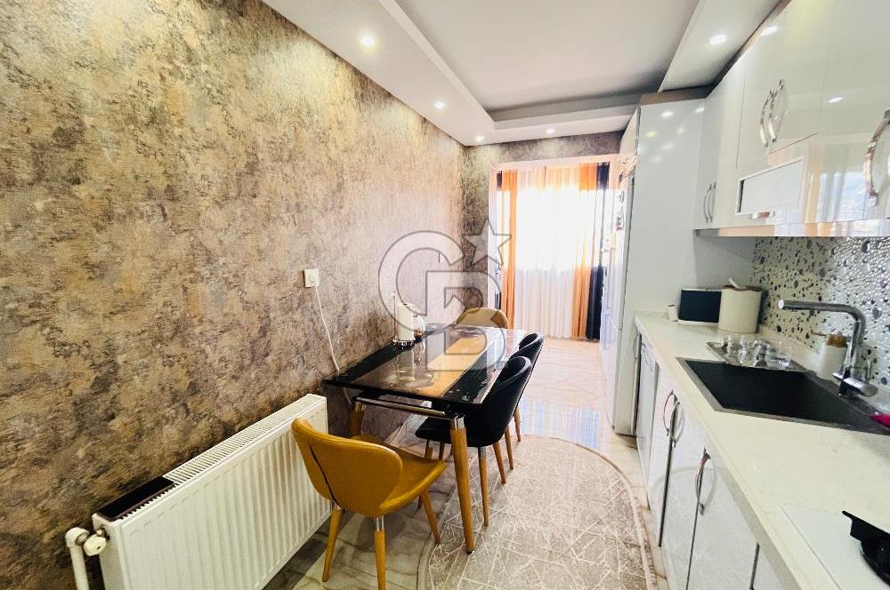 Bornovada Site İçinde Manzaralı Full Tadilatlı Satılık 3+1 Daire