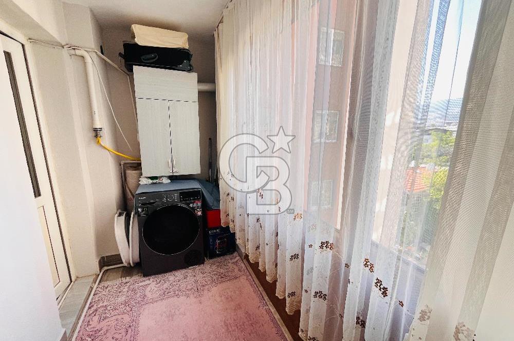 Bornovada Site İçinde Manzaralı Full Tadilatlı Satılık 3+1 Daire