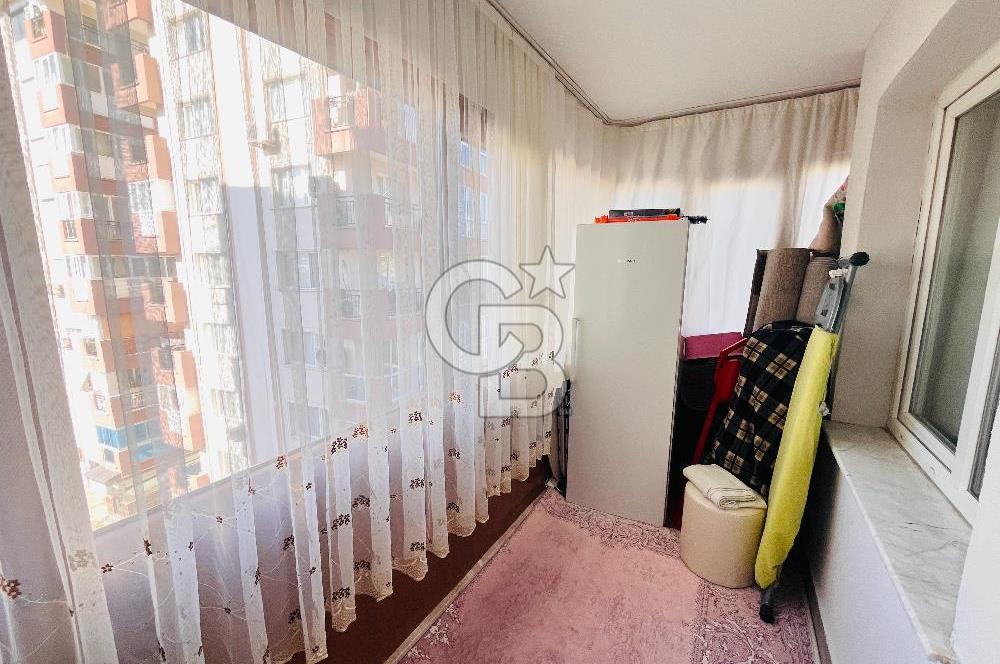Bornovada Site İçinde Manzaralı Full Tadilatlı Satılık 3+1 Daire