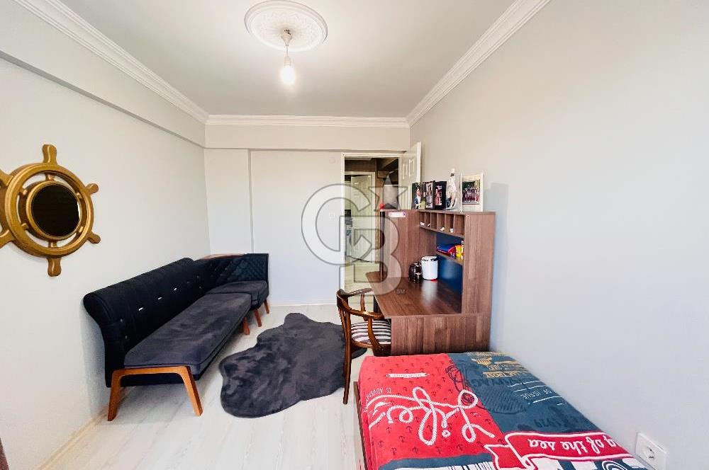 Bornovada Site İçinde Manzaralı Full Tadilatlı Satılık 3+1 Daire