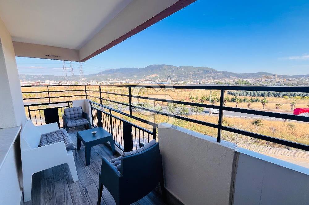 Bornovada Site İçinde Manzaralı Full Tadilatlı Satılık 3+1 Daire