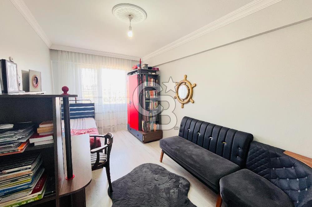 Bornovada Site İçinde Manzaralı Full Tadilatlı Satılık 3+1 Daire