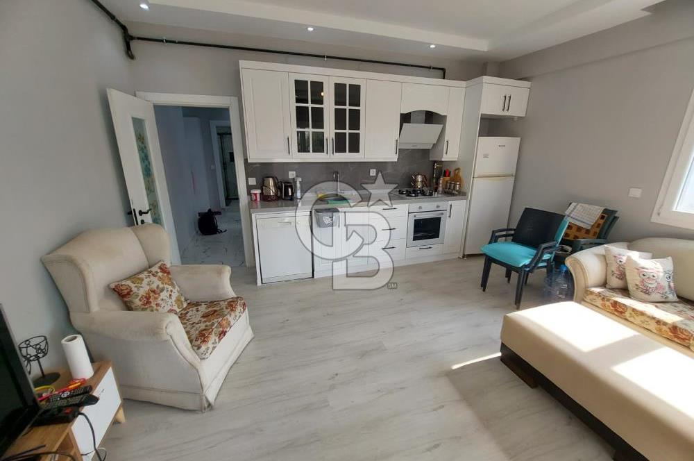 YENİ FOÇA'DA MÜSTAKİL BAHÇELİ 2+1 EŞYALI KİRALIK DAİRE