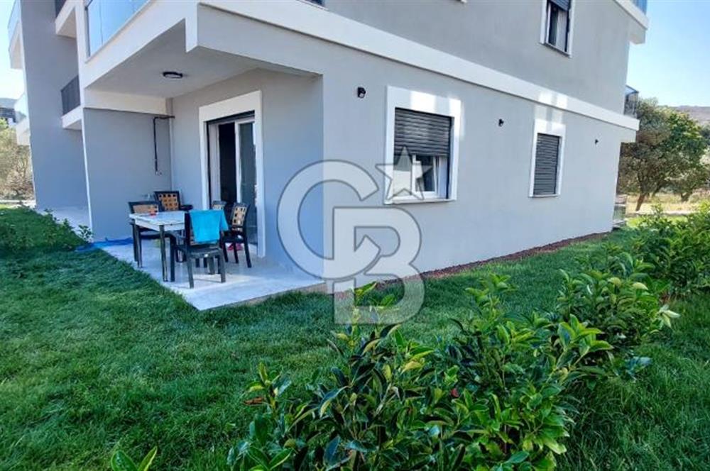 YENİ FOÇA'DA MÜSTAKİL BAHÇELİ 2+1 EŞYALI KİRALIK DAİRE