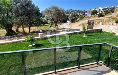 YENİ FOÇA'DA MÜSTAKİL BAHÇELİ 2+1 EŞYALI KİRALIK DAİRE