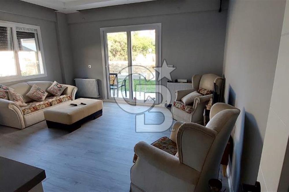 YENİ FOÇA'DA MÜSTAKİL BAHÇELİ 2+1 EŞYALI KİRALIK DAİRE