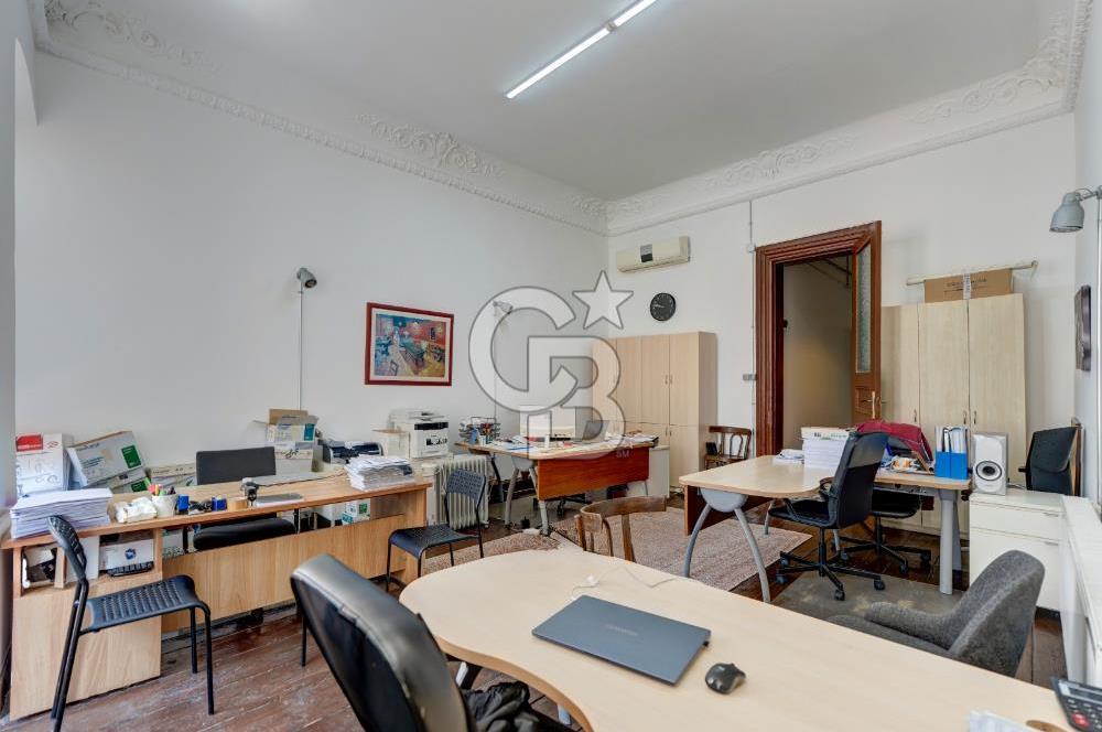 İSTİKLAL CADDESİ'NDE SÜSLÜ SAKSI SOKAKTA SATILIK OFİS, İŞYERİ