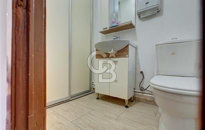 İSTİKLAL CADDESİ'NDE SÜSLÜ SAKSI SOKAKTA SATILIK OFİS, İŞYERİ