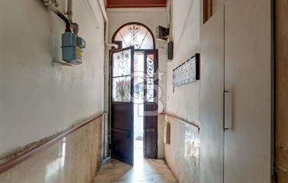 İSTİKLAL CADDESİ'NDE SÜSLÜ SAKSI SOKAKTA SATILIK OFİS, İŞYERİ
